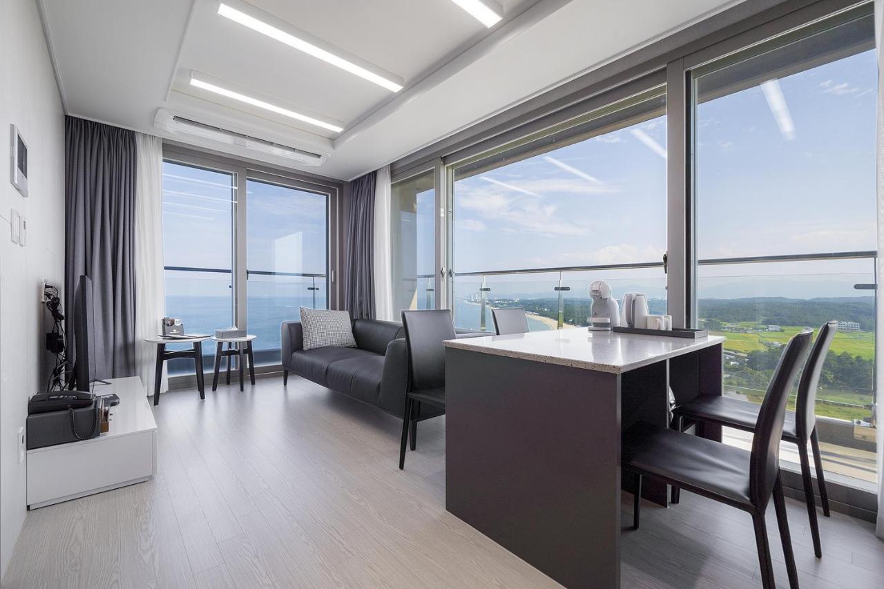 Gangneung Chonpines Ocean Suites Hotel Ngoại thất bức ảnh