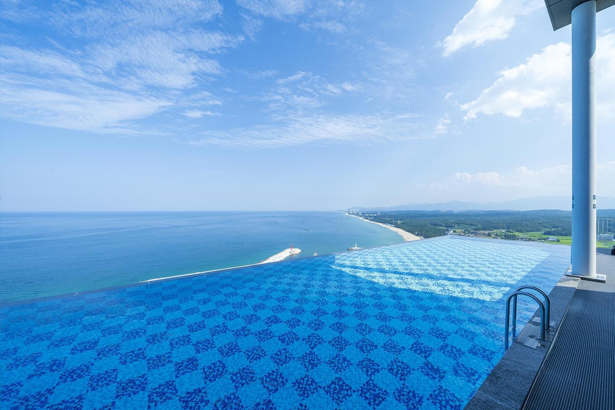 Gangneung Chonpines Ocean Suites Hotel Ngoại thất bức ảnh