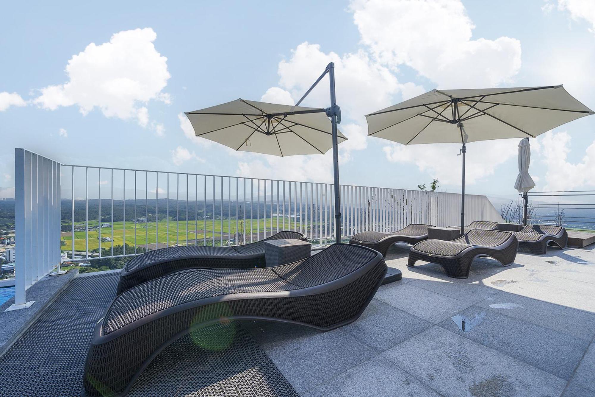 Gangneung Chonpines Ocean Suites Hotel Ngoại thất bức ảnh