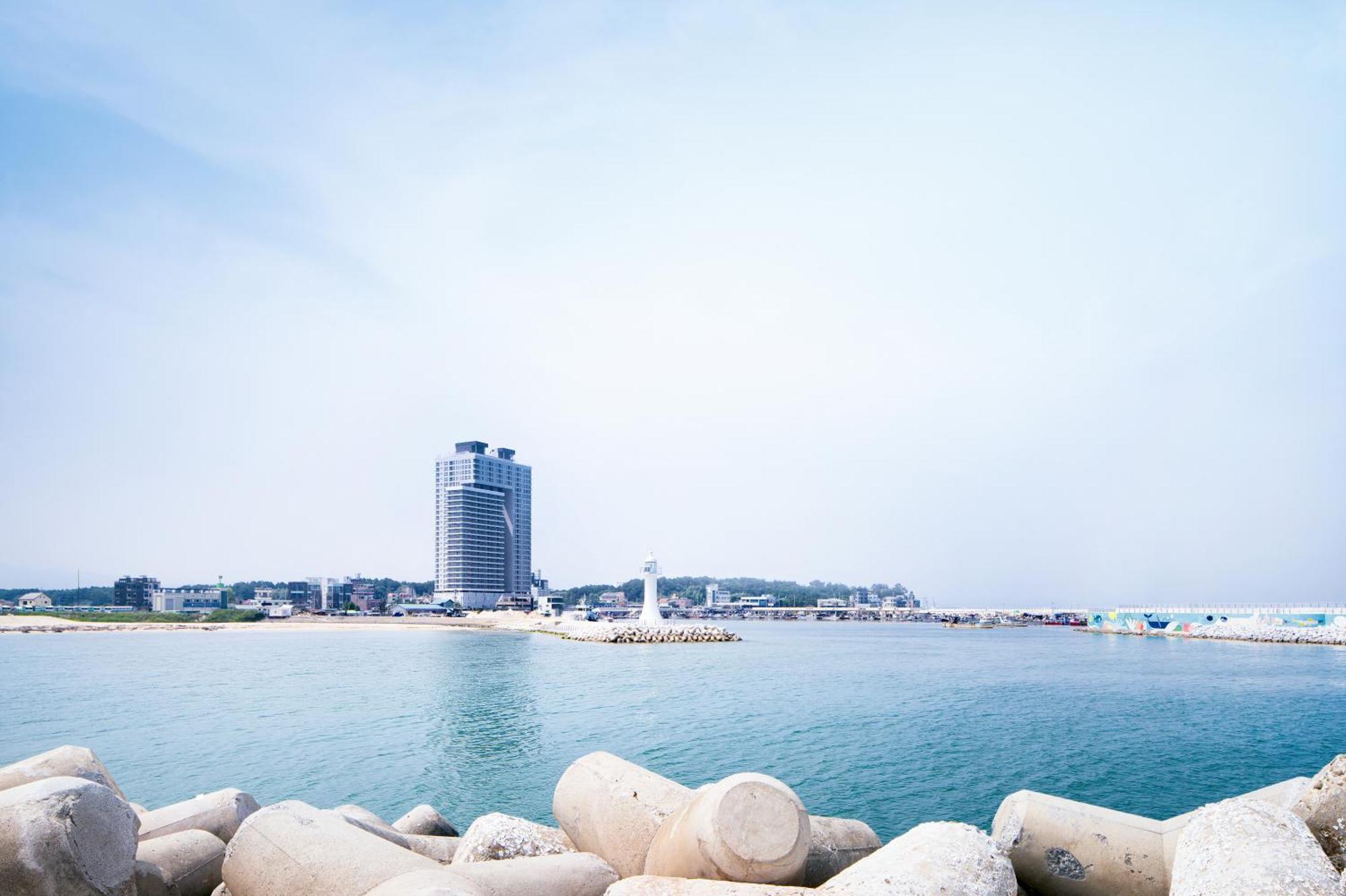 Gangneung Chonpines Ocean Suites Hotel Ngoại thất bức ảnh