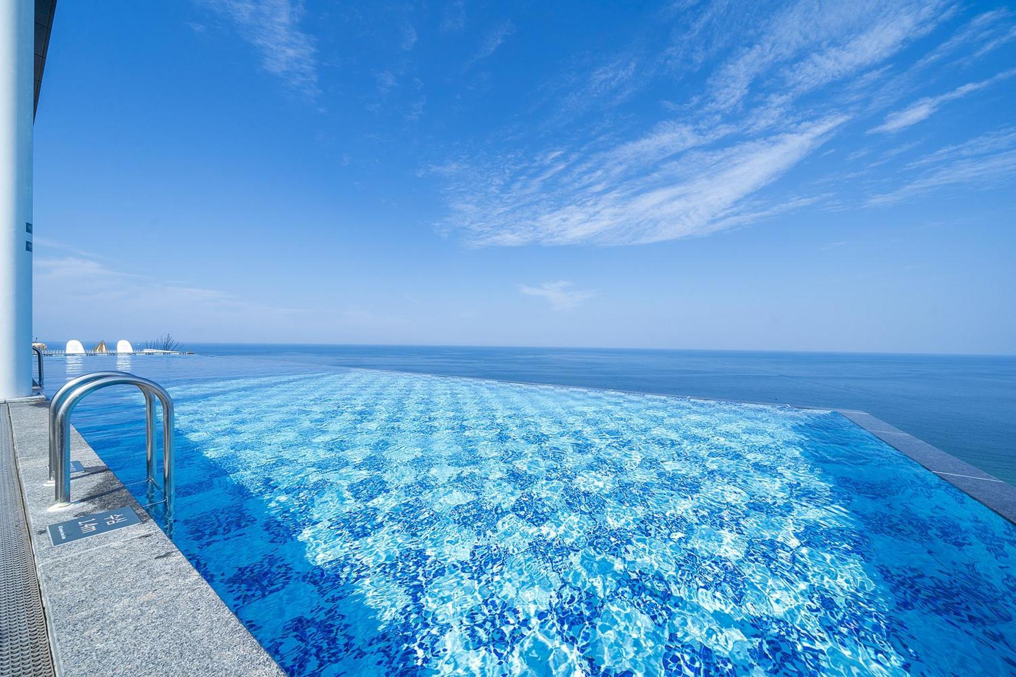 Gangneung Chonpines Ocean Suites Hotel Ngoại thất bức ảnh