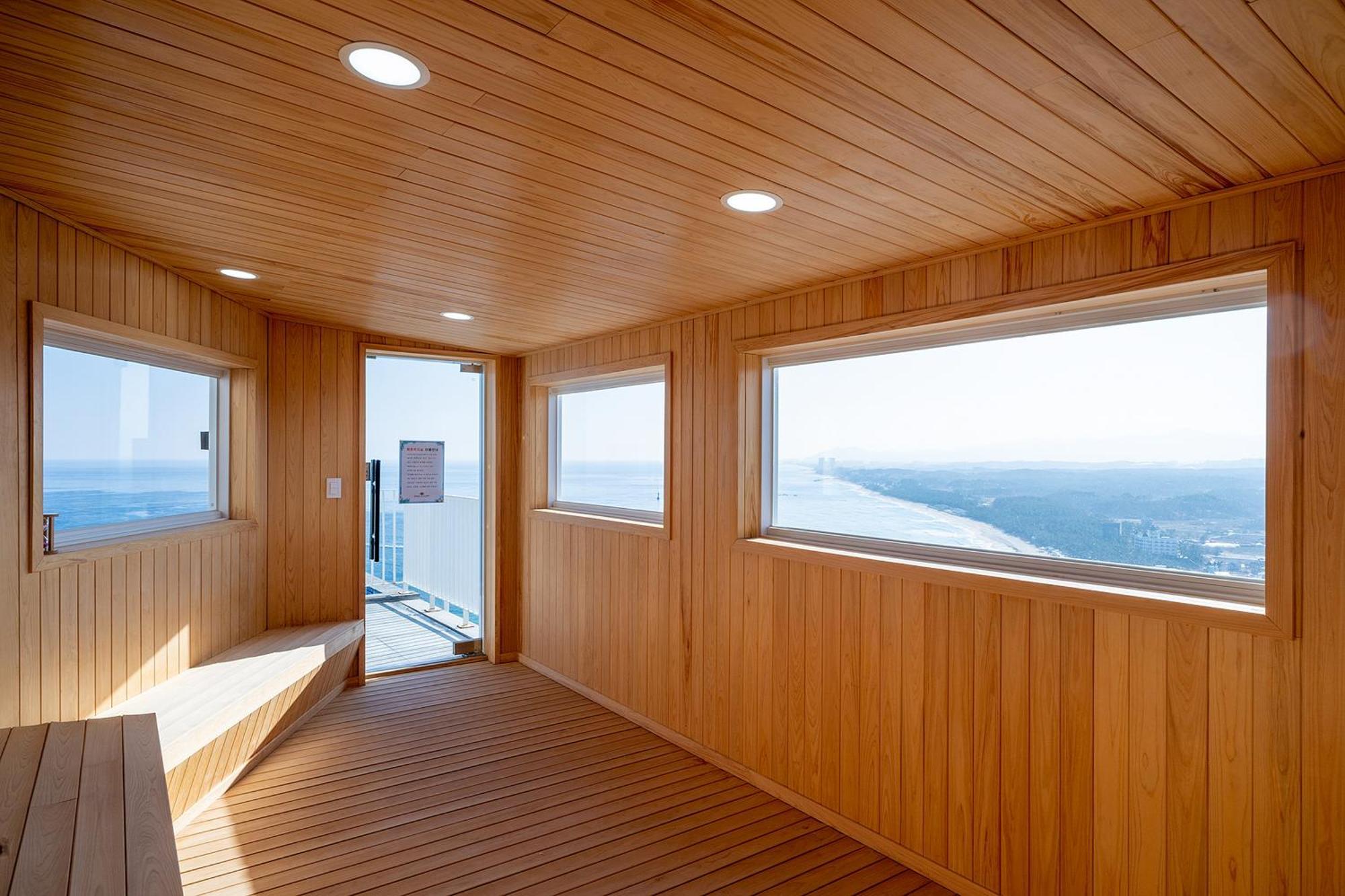 Gangneung Chonpines Ocean Suites Hotel Ngoại thất bức ảnh